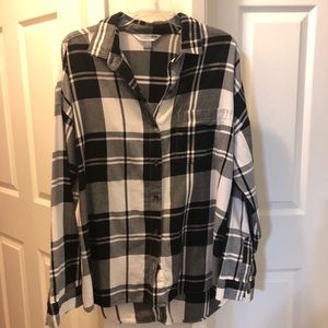 OLD NAVY FLANNEL THE BOYFRIEND SHIRT
